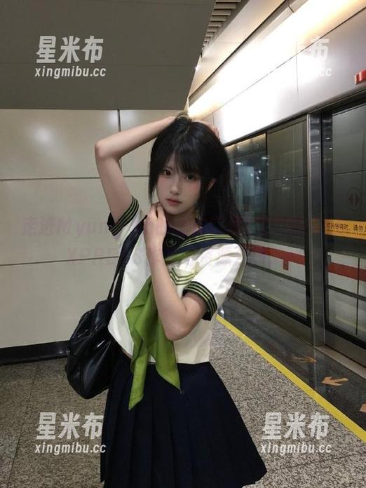 走进Myung Ah的创作空间：LEEHEEEXPRESS作品与资源分析.txt